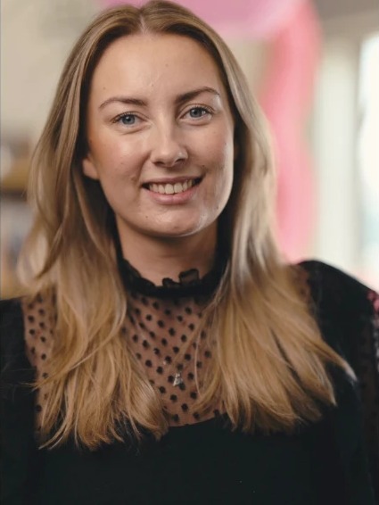 Evelina – Frisör / Stylist